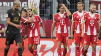 Selebrasi Luis Diaz dkk. dalam laga Augsburg vs Bayern Munchen di Bundesliga 2025/2026, Sabtu (30/8/2025).&nbsp;(AP Photo/Matthias Schrader)