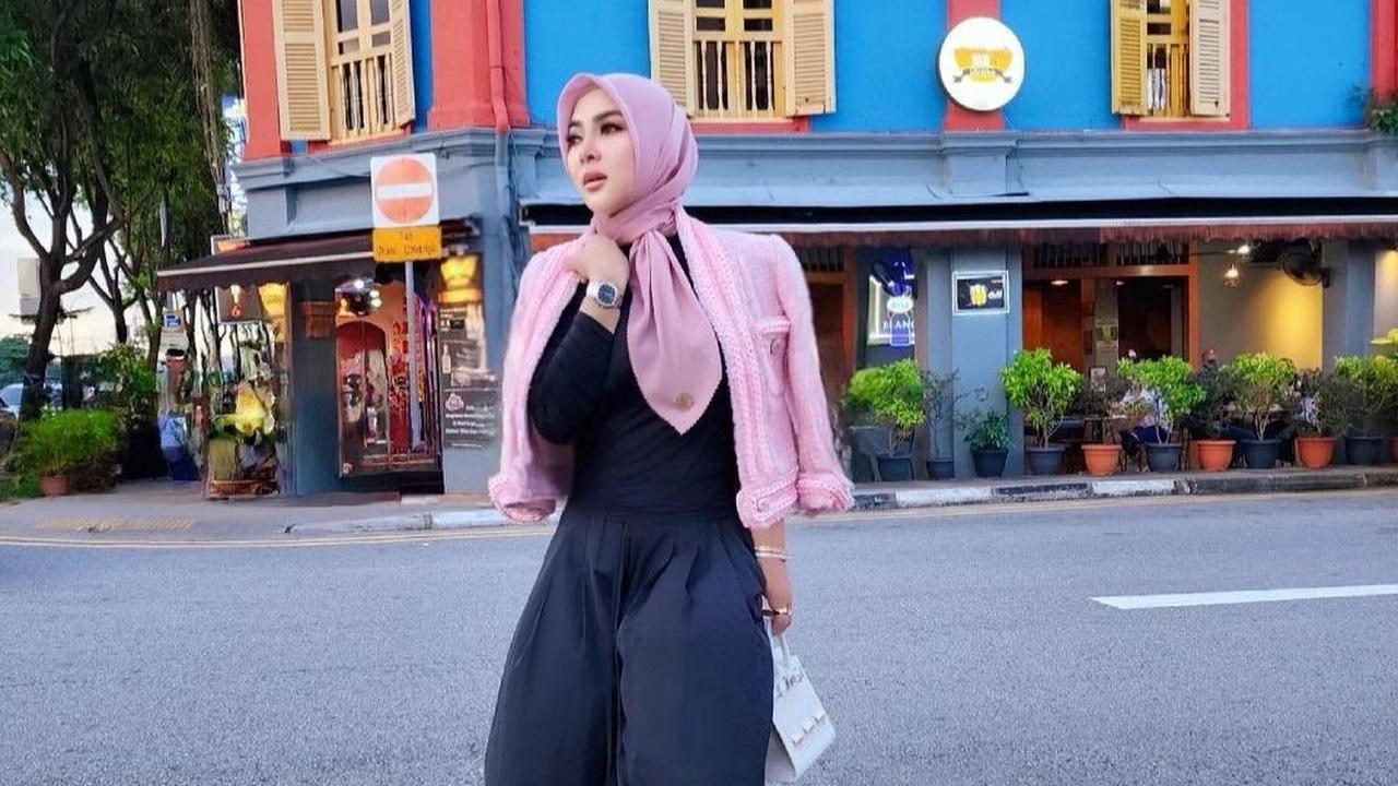 8. Hijab Lilac: Kalem yang Manis