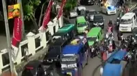 VIDEO: Pasar Tumpah di Tasikmalaya Picu Kemacetan Jalur Selatan