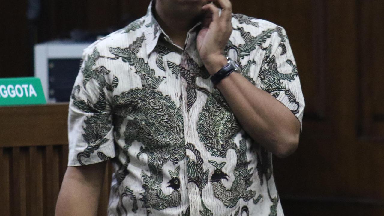 Ekspresi Romahurmuziy Saat Simak Keterangan Saksi