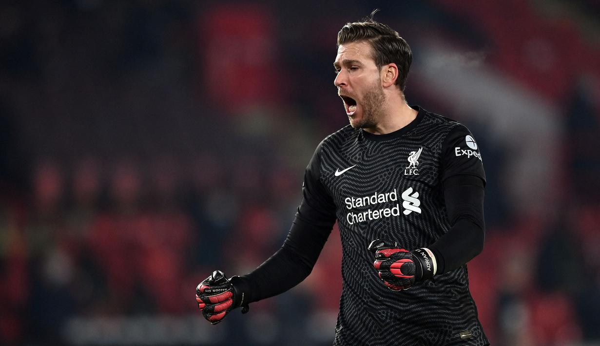 Pemain Liverpool dengan koleksi waktu bermain paling sedikit pada musim ini adalah Adrían, yaitu 90 menit. Meskipun begitu, kiper asal Spanyol tersebut mampu membayar kepercayaan Jurgen Klopp dengan melakukan clean sheet. (AFP/Shaun Botterill)