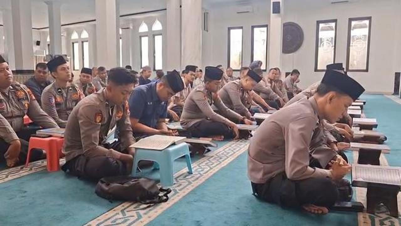 Sambut Ramadan, Puluhan Polisi di Depok Ikuti Pelatihan Mengaji