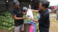 Ribuan Sembako untuk Pedagang Pasar Rau Serang