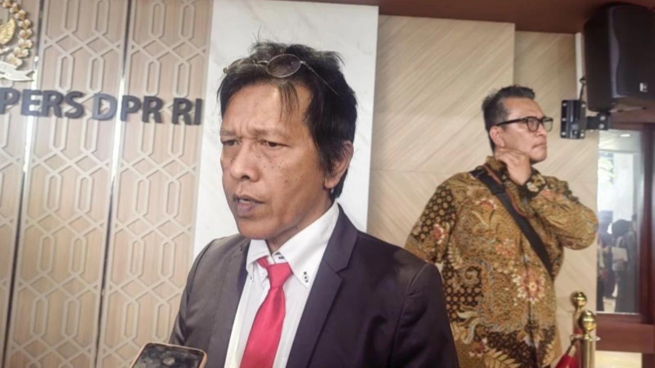 VIDEO: Adian PDIP Geram Gaya Menkeu Purbaya Perangi Baju Impor Ilegal "Anak Bangsa Kita Kelaparan!"