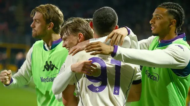 Skuad Fiorentina merayakan golnya ke gawang Cremonese di pekan ke-29 Liga Italia 2025/2026 di Stadio Giovanni Zizi, Selasa (17/03/2026) dini hari WIB.