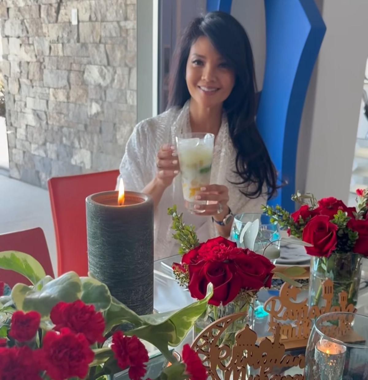 5 Potret Farah Quinn Berbuka Puasa Bareng Keluarga di Arizona, Es Teler Jadi Menu Andalan