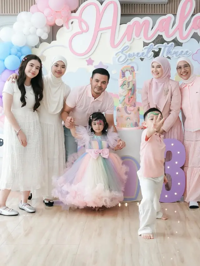 Irish Bella saat Merayakan Ulang Tahun Amala. [@_irishbella_]