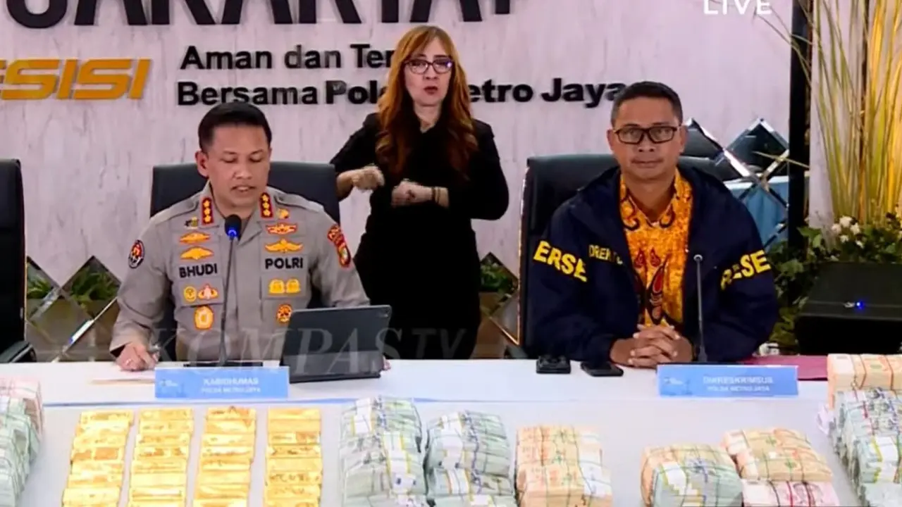 Polda Metro Jaya Menggelar Konferensi Pers soal  Temuan 74 Kg Emas dan Rp 476 Miliar