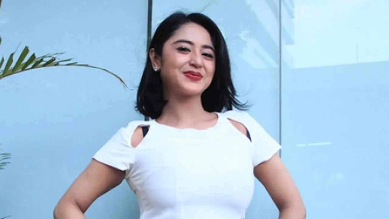 Dewi Perssik / KapanLagiÂ® - Agus Apriyanto