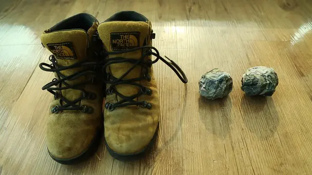 Tips Praktis Mengatasi Sepatu Sempit
