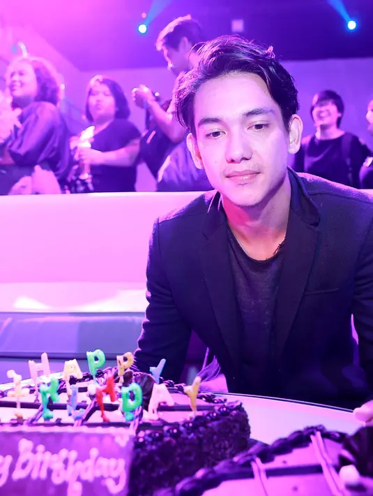 Mendengan berita tentang hubungannya dengan Eva Celia tersebut, pria pemilik nama lengkap Adipati Koesmadji ini segera membantah gosip yang beredar luas di masyarakat. (Galih W. Satria/Bintang.com)