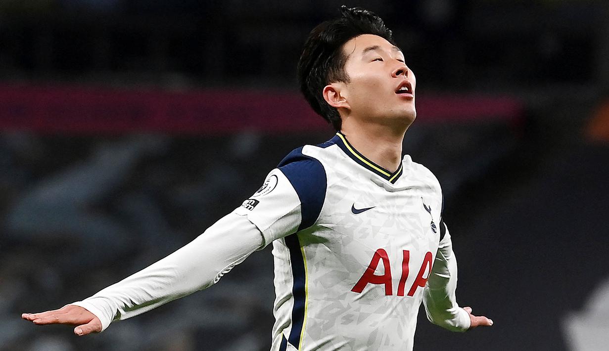 5. Son Heung-min (Tottenham Hotspur) - Bintang Timnas Korea Selatan ini memegang rekor sebagai pemain Asia Termahal. Tampil gemilang bersama Tottenham dengan torehan 102 gol dan 59 assist kini ia memiliki harga mencapai 81 juta poundsterling atau setara Rp1,5 triliun. (AFP/Neil Hall)
