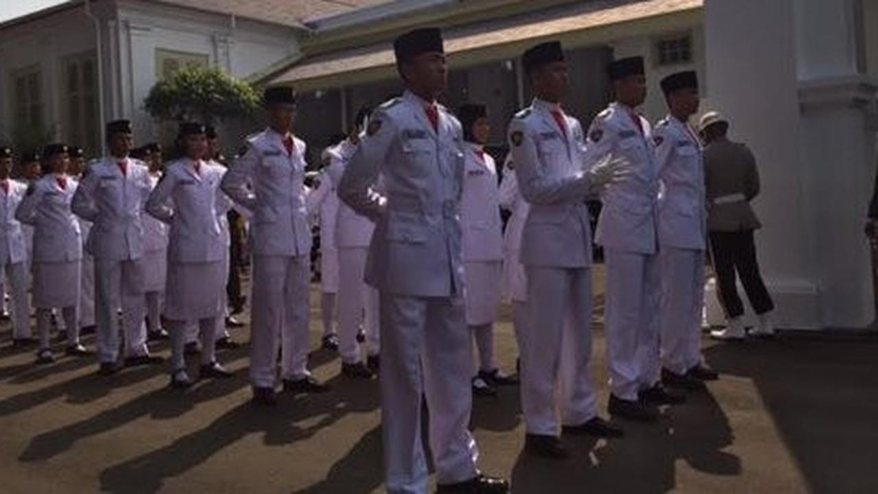 Maria Felicia Gunawan, pembawa baki bendera pusaka
