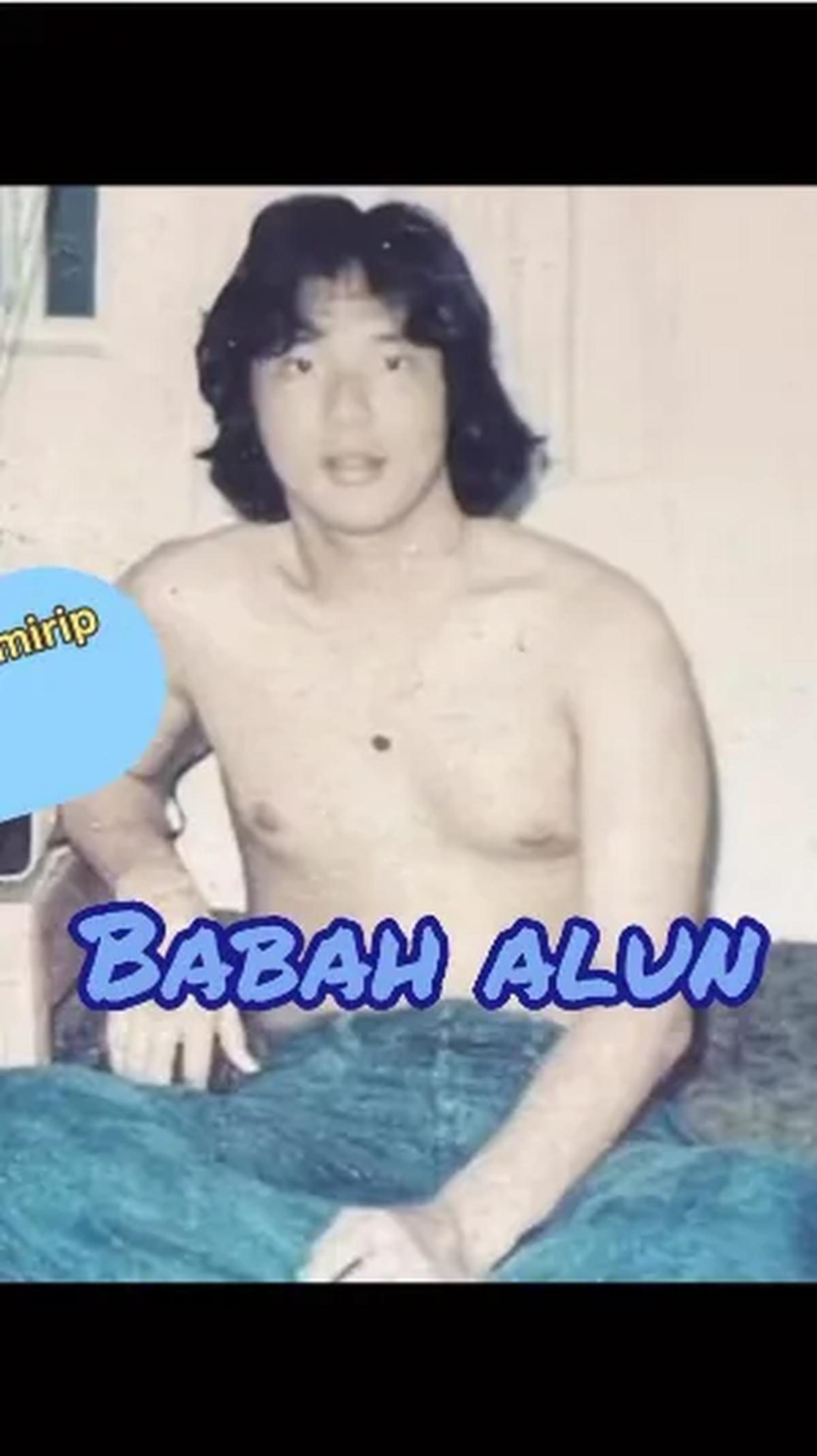 "Sekitar 47 th yang Lalu, dengan gaya seadanya, rambut yang gondrong, dan duit pas-pasan 😂," sambung Babah Alun. <br>