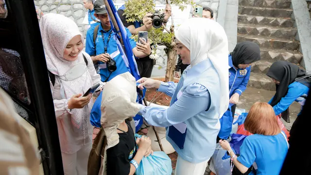 Putri Zulkifli Hasan secara langsung melepas keberangkatan para pemudik.(Istimewa)