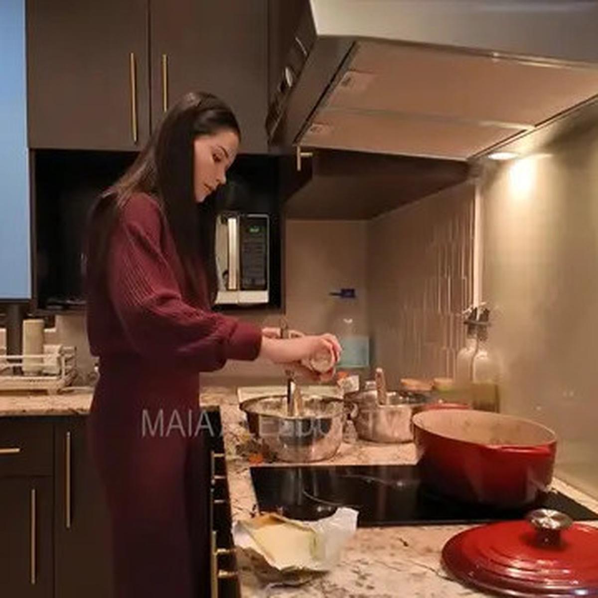 6 Potret Dapur Rumah Al Ghazali dan Alyssa Daguise, Kombinasi Warna dan Pencahayaan yang Beri Kesan Mewah
