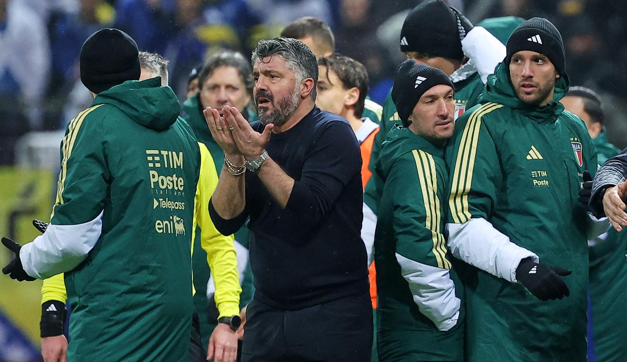 Pelatih Timnas Italia, Gennaro Gattuso, tampak kecewa setelah timnya takluk dari Bosnia dan Herzegovina pada laga final play-off kualifikasi Piala Dunia 2026 zona Eropa. (AP Photo/Armin Durgut)
