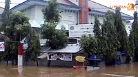 [VIDEO] Bukit Duri Tergenang, Murid SMAN 8 Diliburkan