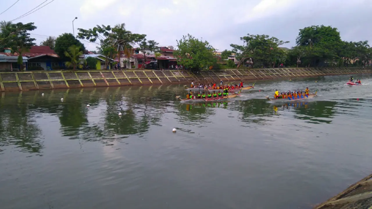 Kolinlamil Sabet Medali Emas di Padang International Dragon Boat 