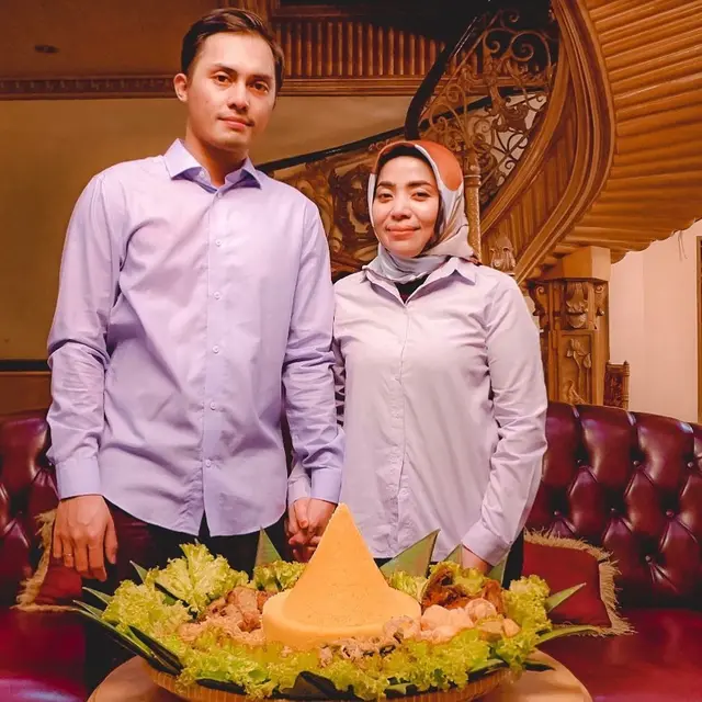 6 Potret Muzdalifah dan Fadel Islami Setelah Setahun Menikah, Rayakan Ultah Bersama