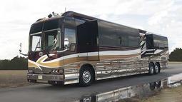 Foretravel Prevost H3-45 VIP (Rp44,6 miliar) (Source: IST)
