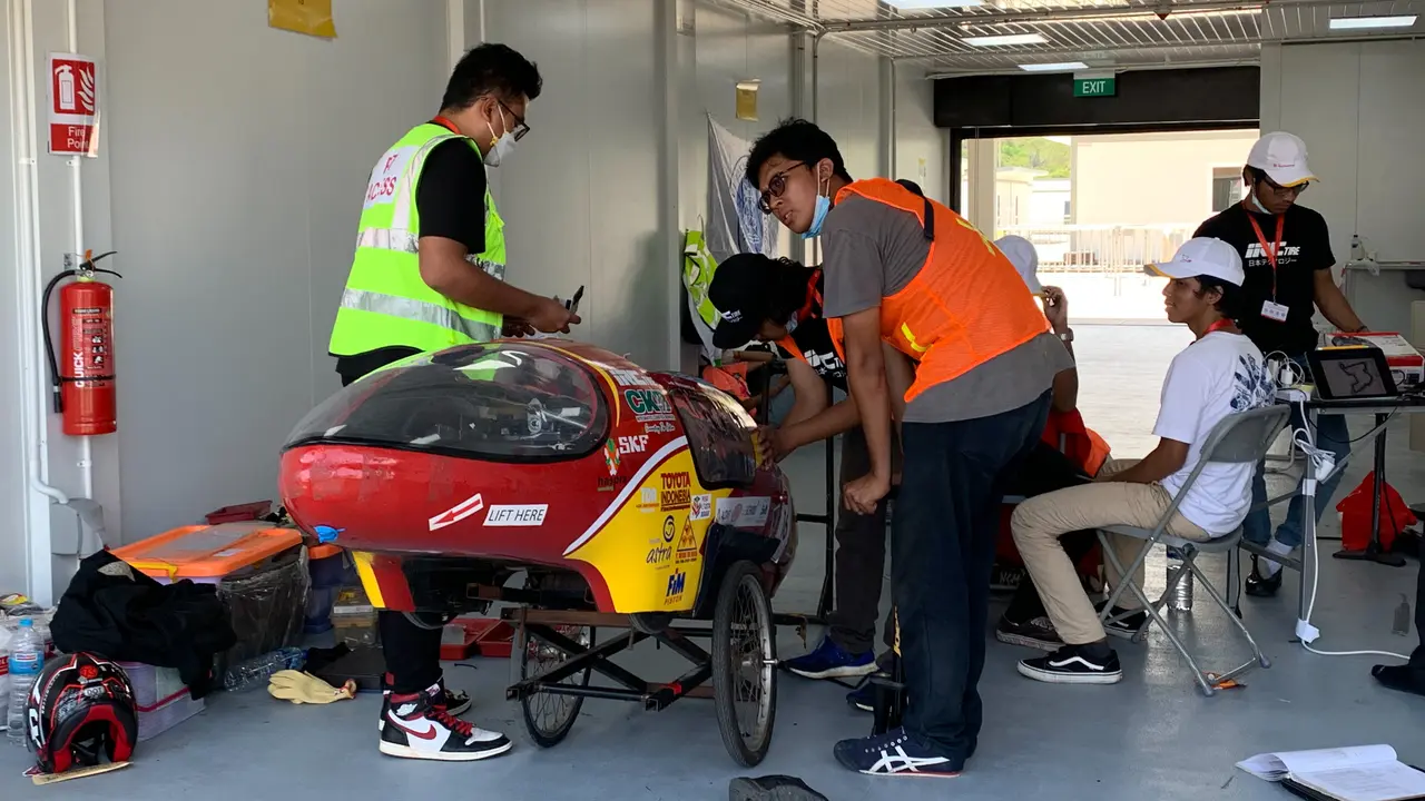 Intip Mobil-Mobil Irit Karya Mahasiswa Indonesia di Paddock Shell Eco Marathon 2022 Mandalika