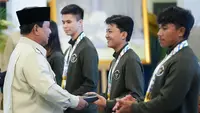 Foto: Wajah Semringah Atlet Peraih Medali Emas SEA Games 2025 Terima Bonus Rp 1 Miliar dari Presiden RI