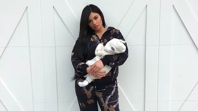 [Bintang] Kylie Jenner