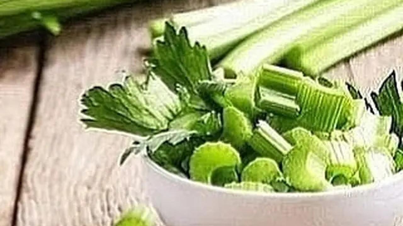 Rahasia Daun Bawang dan Seledri Tetap Segar Hingga 2 Minggu di Kulkas