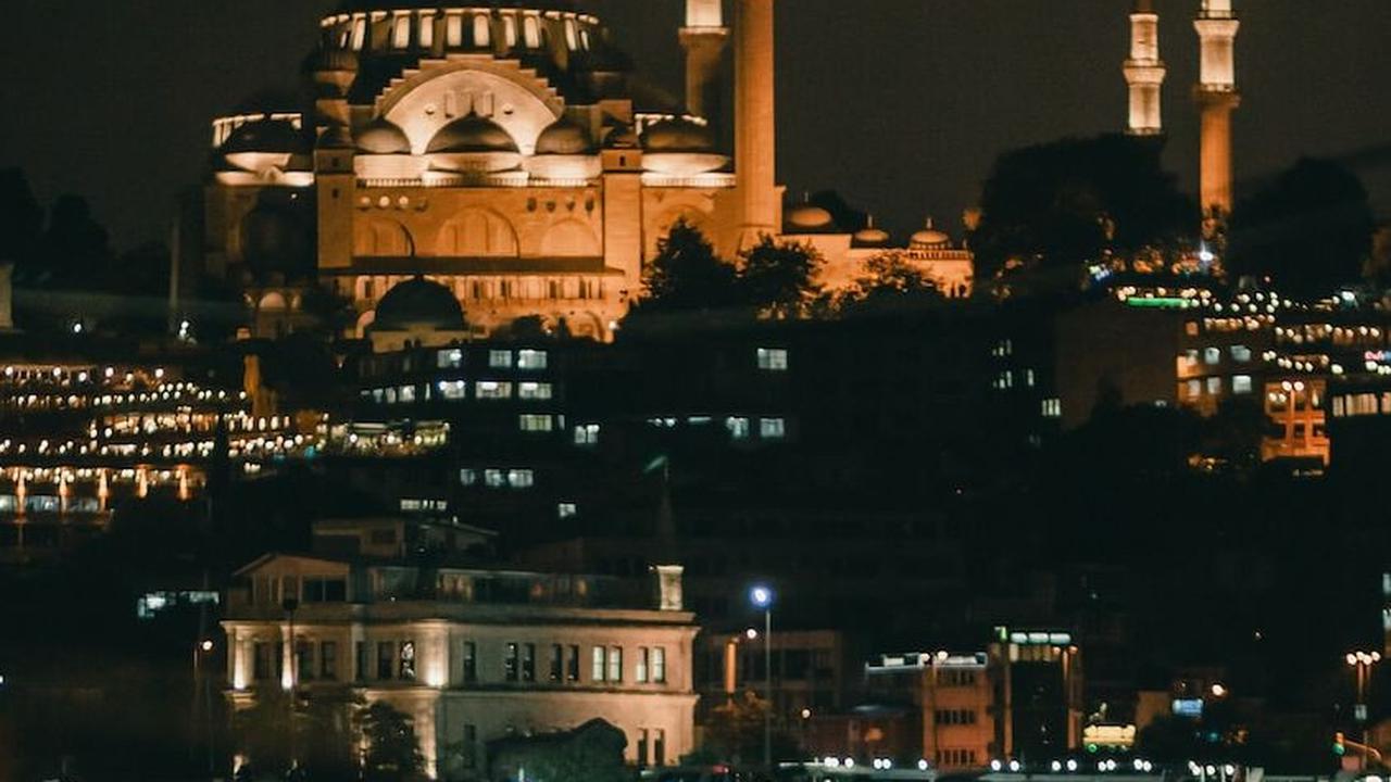 Bacaan Tarhim Subuh Latin dan Artinya, Kenali Sejarahnya