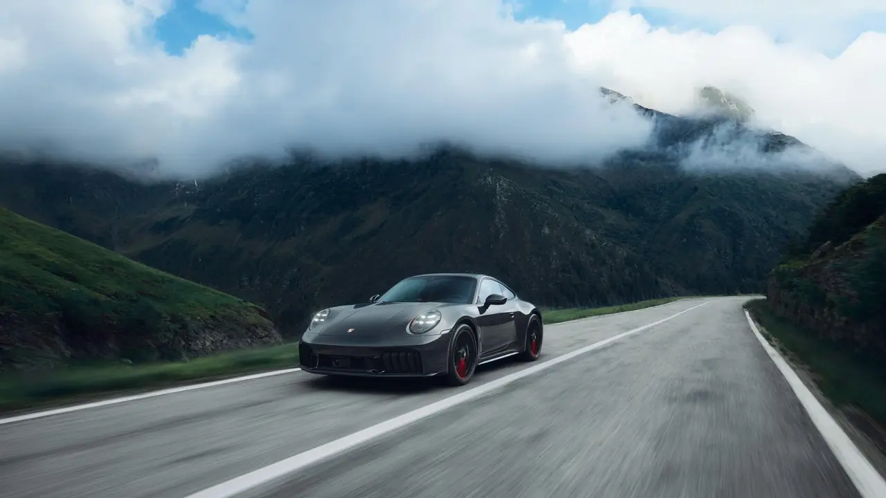 Porsche 911 Carrera 4 GTS (Porsche)