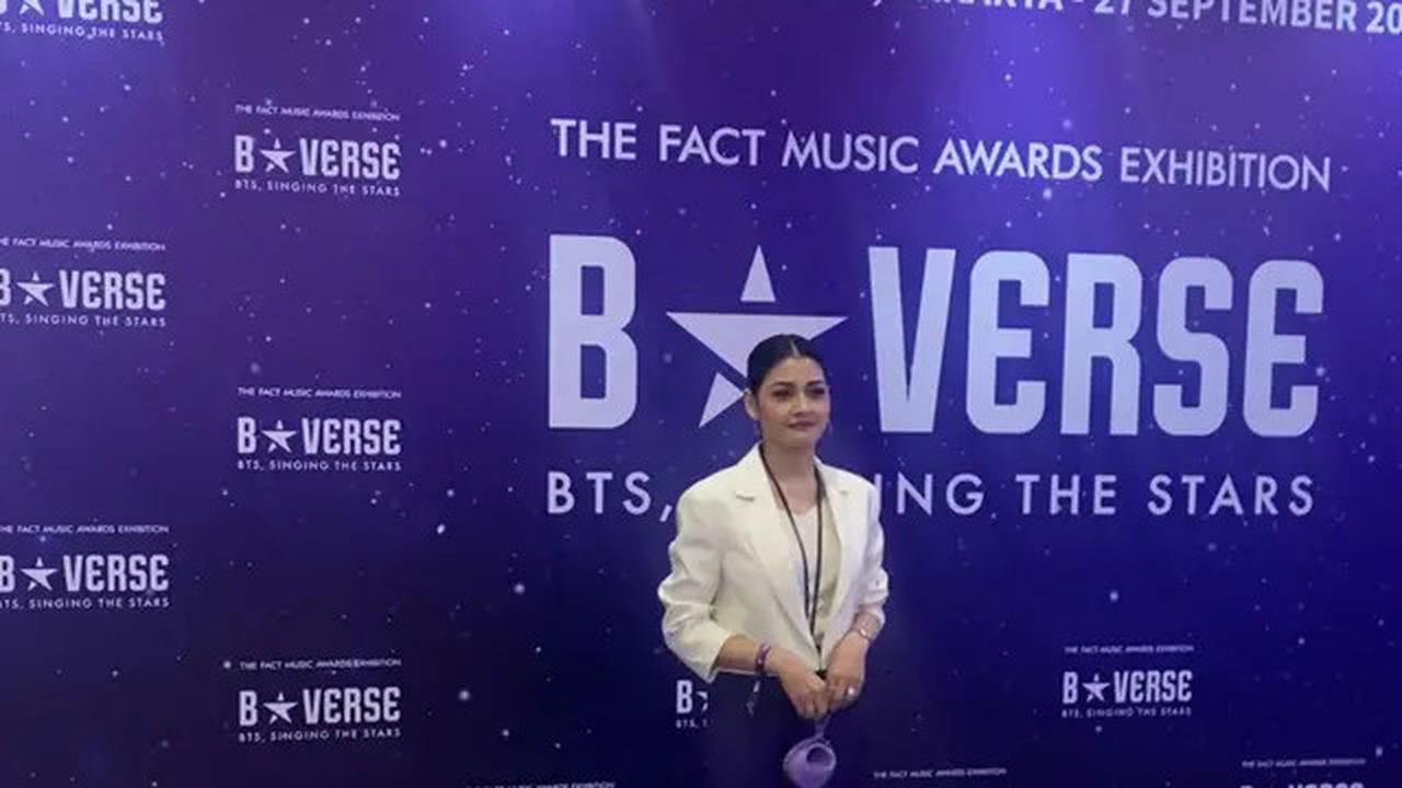 5 Gaya Publik Figur dengan Busana Ungu di Purple Carpet Pameran BTS BSTARVERSE