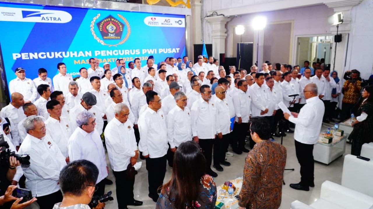 Pengurus PWI Periode 2025-2030 Dikukuhkan di Monumen Pers Solo