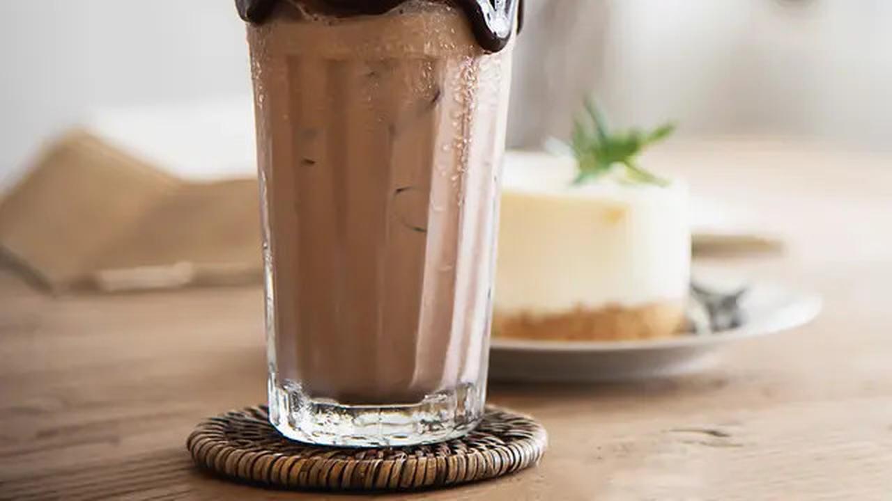 Waspadai! 6 Jenis Minuman Ini Bisa Tingkatkan Kolesterol Anda
