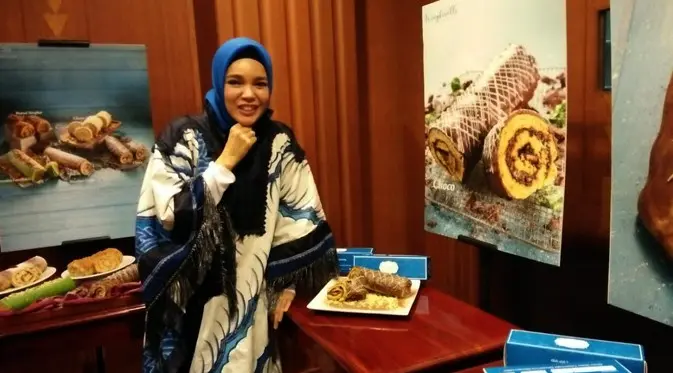 Dewi Sandra buka gerai oleh-oleh