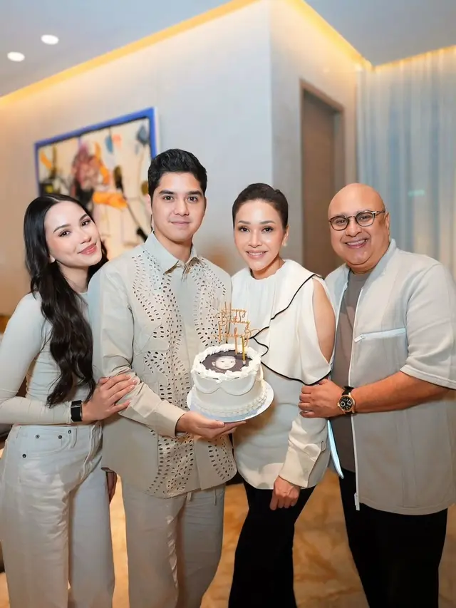 Potret Maia Estianty, Alyssa Daguise, dan Irwan Mussry Tampil Serasi di Ultah Al Ghazali