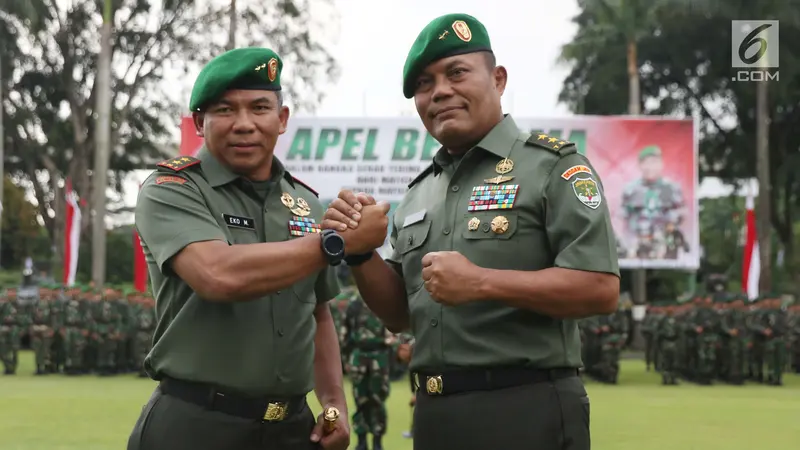 Pedang Pora Sambut Kedatangan Pangdam Jaya yang Baru