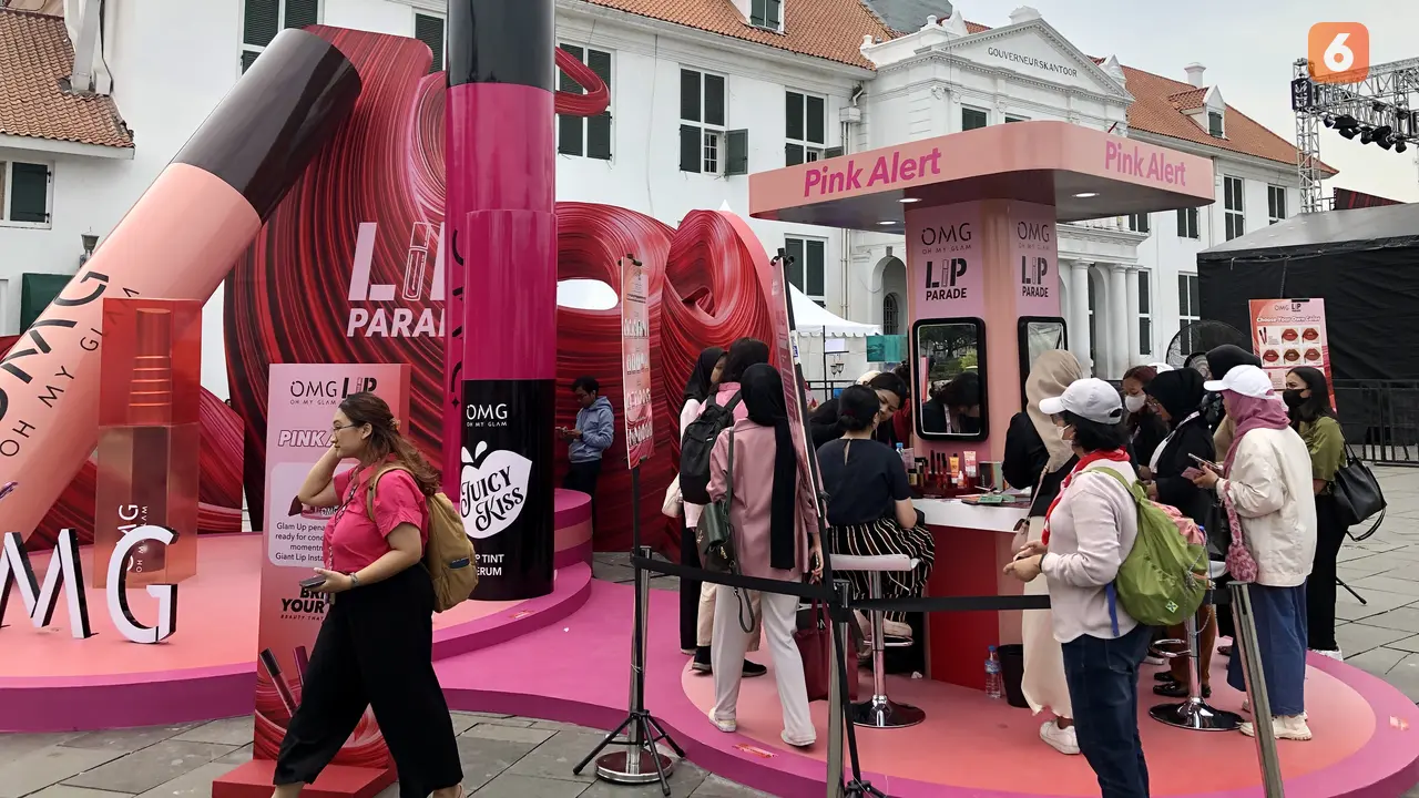 OMG Lip Parade