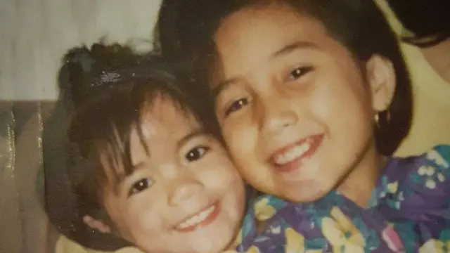 6 Potret Masa Kecil Sheila Marcia, Bikin Gemas