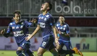 Hanif Sjahbandi merayakan golnya ke gawang PBFC pada laga Final Piala Presiden 2017 di Stadion Pakansari, Bogor, Minggu (12/3/2017). (Bola.com/Vitalis Yogi Trisna)