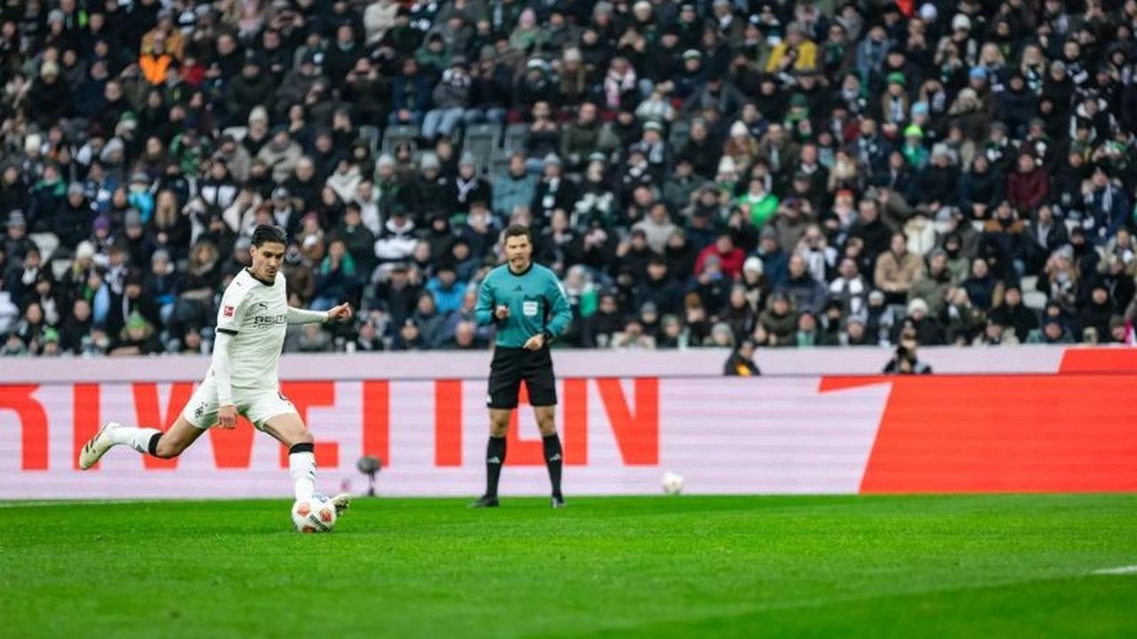 Gol Penalti Kevin Diks Warnai Pesta Kemenangan Monchengladbach atas Augsburg 4-0 di Liga Jerman