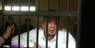 Meskipun bersedih, nampaknya Saipul Jamil tetap berserah diri kepada Tuhan Yang Maha Esa. Ia pun memberikan pesan kepada masyarakat agar lebih waspada terhadap seseorang.