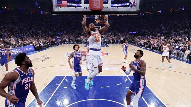 Aksi Mikal Bridges saat membantu Knicks melumat Sixers di playoff NBA 2026