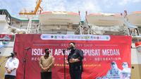 Menteri BUMN Erick Thohir dan Menteri Perhubungan Budi Karya Sumadi mengunjungi fasilitas isolasi terpusat Kapal Pelni KM Bukit Raya di Pelabuhan Belawan, Medan