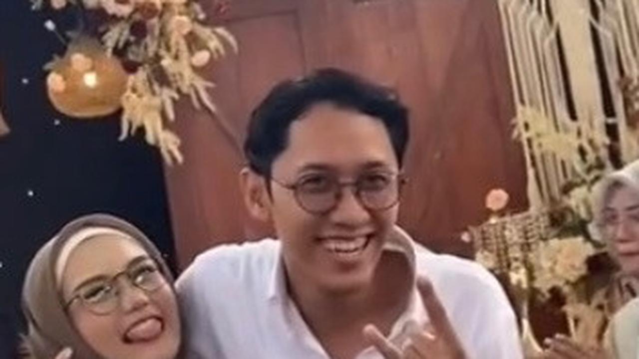 Viral Pesta Pernikahan Digelar Sederhana, Busana Mempelai Malah Kena Nyinyir Tetangga