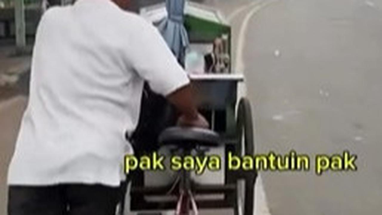 Kolang-Kaling di Tengah Gas Air Mata: Cerita Pak Ardi, Pedagang Tangguh di Tengah Demo