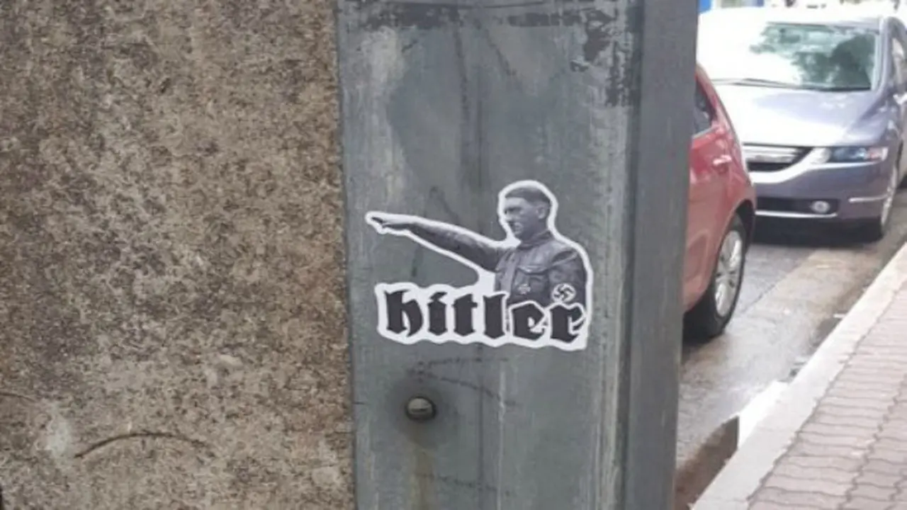 Poster yang mengandung konten Nazi, Adolf Hitler, atau anti-Semit di Australia (supplied via ABC Australia)
