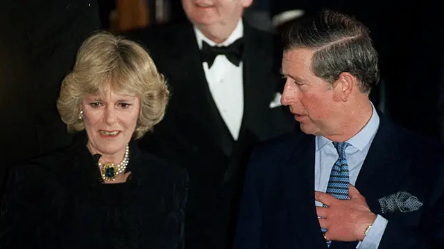 Pangeran Charles dan Camilla pada 1999. ((AP Photo/Alastair Grant, File))