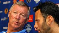 Mantan manajer Manchester United, Sir Alex Ferguson (kiri), bersama Ryan Giggs (kanan). (AFP/Rajesh Jantilal)