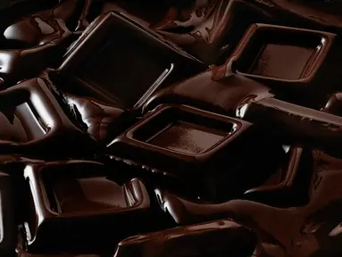 Jika dimakan dalam jumlah yang secukupnya, cokelat hitam bisa memperbaiki sistem cerna dan melawan lemak perut. Untuk itu, cari cokelat yang mengandung 70-80% kokoa. (huffingtonpost.com)